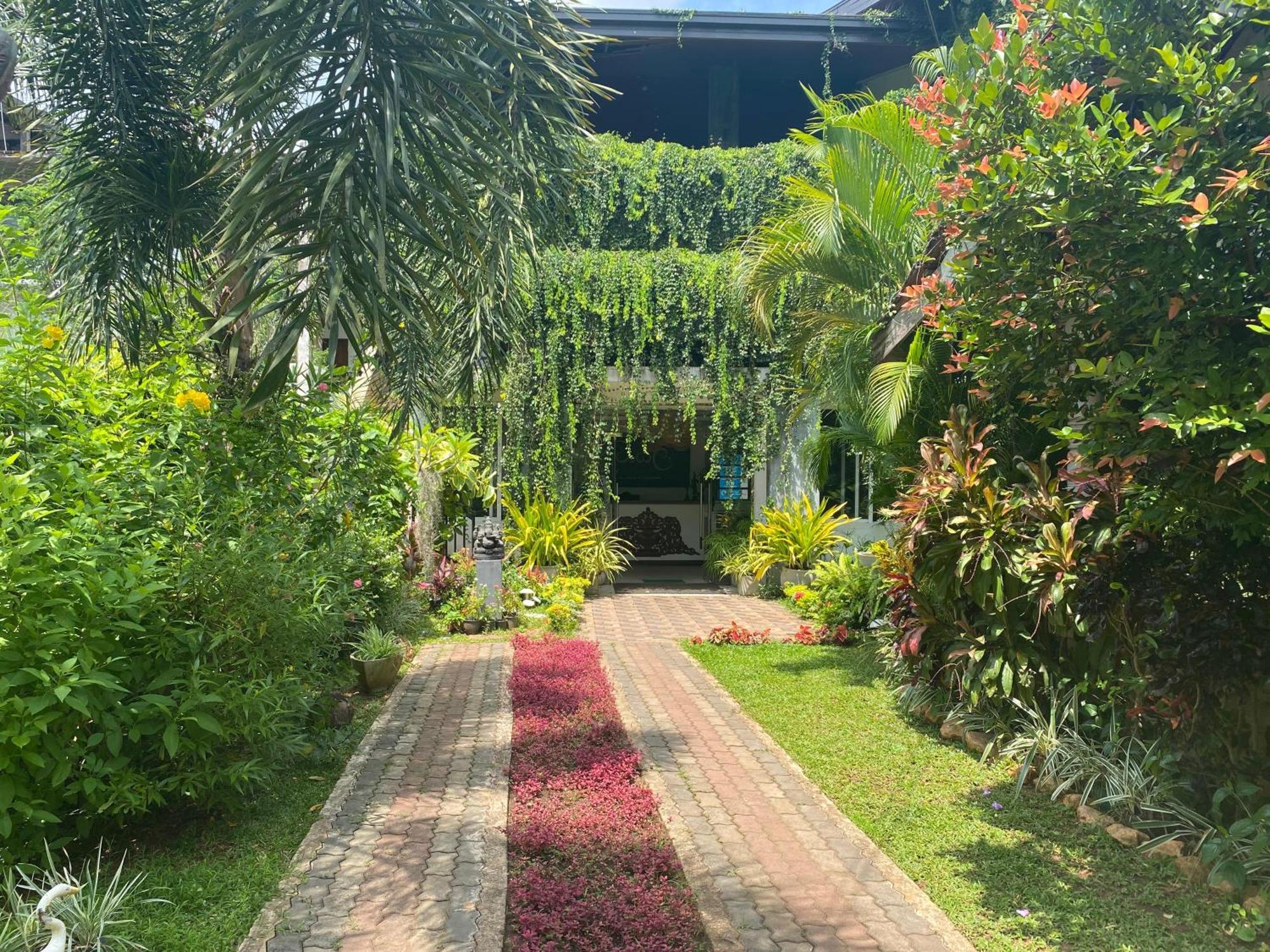 Waasala Leisure Hotel Anuradhapura Exterior photo